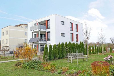 Junge Kaßberg-Wohnung mit Blick in die Gartenanlage - 
Südbalkon - Erdwärme - Lift - 2 x Tiefgarage