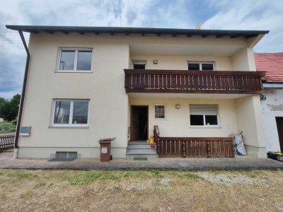 Geräumiges, günstiges und gepflegtes 8-Zimmer-Einfamilienhaus mit EBK in Holzheim