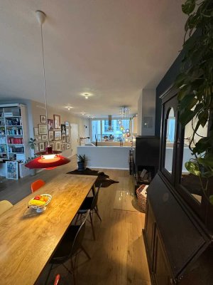 Befristete Miete bis 14.6.2026:Möbliertes Luxus-Townhouse in ruhiger, sonniger Hoflage im Prenzlberg