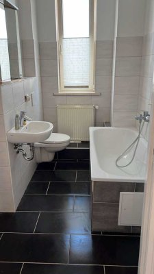 Schöne grosse 2 Zimmerwohnung