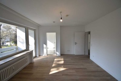 Ruhige Lage! Renovierte 3-Zi-Whg mit Balkon in Walsum