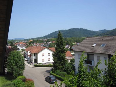 Ansprechende und gepflegte 3-Zimmer-DG-Wohnung mit Balkon in Friesenheim, Ortenaukreis