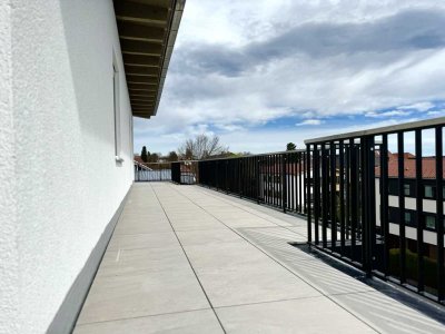 *** Wunderschöne 3-Zimmer-Dachterrassen-Wohnung mit über 50 m² Süd-Terrasse und TG-Stellplatz ***