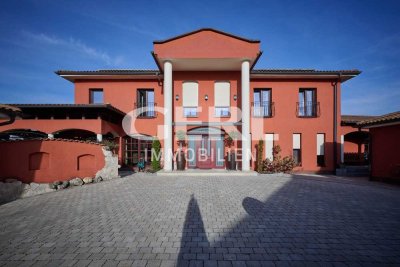 Exklusive Villa mit hochwertiger Ausstattung und Einliegerwohnung