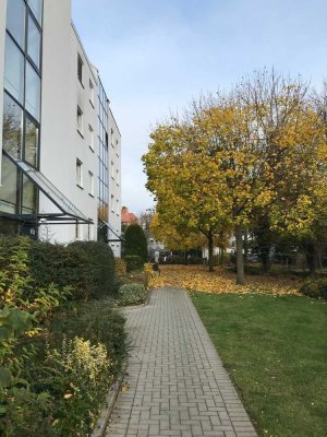 Helle 2-Zi.-Whng mit Balkon, PKW-Stellplatz und Aufzug in Bahnhofsnähe in Celle