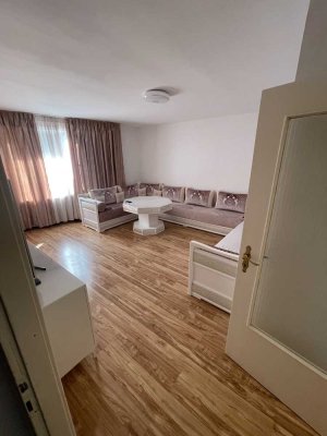 *GERÄUMIGE 3 ZIMMER EINHEIT* - gemütlich wohnen, zentral in Friedrichstadt