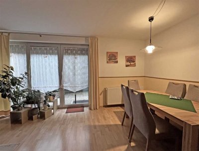 POCHERT IMMOBILIEN - Charmante 2-Zimmer-Wohnung mit Terrasse und eigenem Eingang