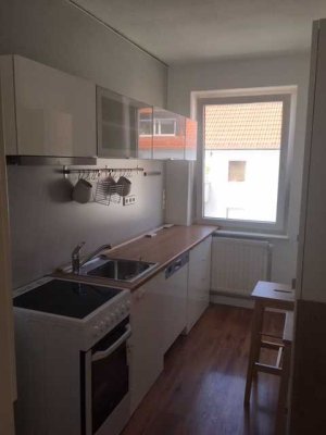 List, modernisiert, zentrale Lage, großer Südbalkon, Einbauküche