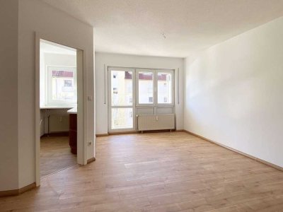 Für Eigennutzer: altersgerechte und helle 2-Raum Wohnung mit Südwest-Balkon in Heidenähe