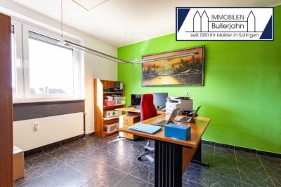 Schicke 130 m² Wohnung mit 4 PKW-Stellplätzen im Innenhof