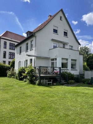 Stilvoll sanierte Altbauwohnung mit Balkon & Garage – 5 Zimmer auf 123 m² in bester Lage am Wieter