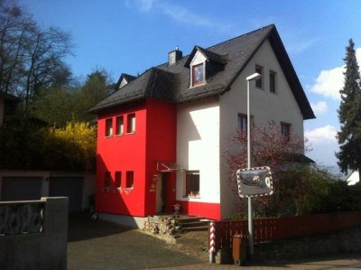 Hochwertige 4-Raum-Maisonette-Wohnung mit EBK, Garten