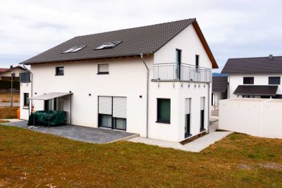 Ganzes Doppelhaus: Selbst bewohnen und vermieten in idealer Lage