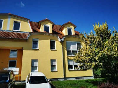 !!! TOP: Großzügige 3-Zi-DG-Wohnung mit Fernsicht-Balkon & Stellplatz in Schönburg