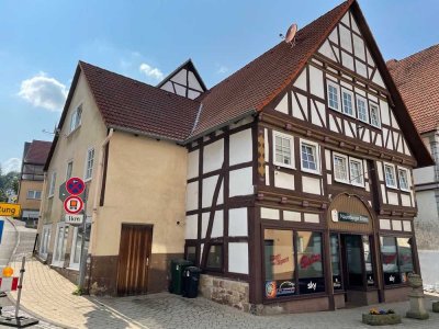 *Provisionsfreie* 1,5 Zimmer-Wohnung mit Küche und Bad im Stadtkern von 34311 Naumburg