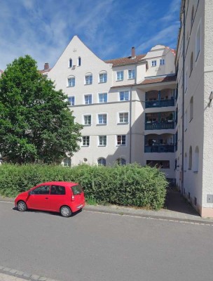 Frisch renovierte Dreizimmerwohnung in der Dianastr. mit Loggia!
