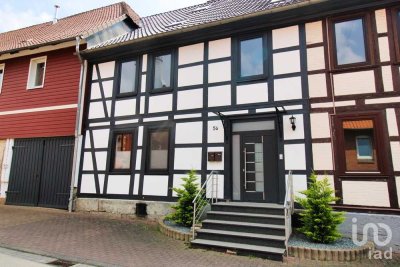 Modernisiertes Einfamilienhaus mit Einliegerwohnung und großem Garten