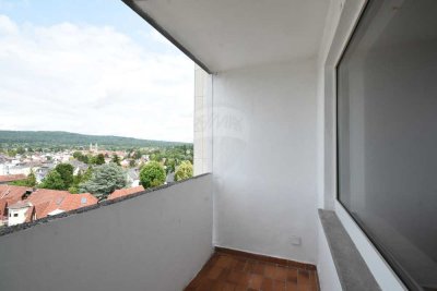 Geräumige und helle 2-Zimmer-Wohnung mit Balkon 
in Bad Homburg