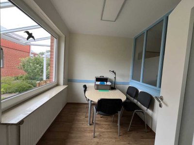 7-Zimmer-Haus mit EBK in Buxtehude zu vermieten.