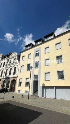 ***IDEAL für STADTLIEBHABER** *DACHGESCHOSS-WHG. mit AUFZUG u. GARAGE am SCHILLERPLATZ***