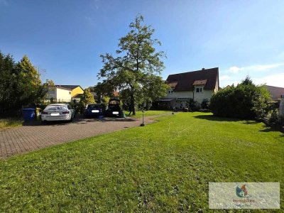 7 Objekte auf einem Grundstück - Zweifamilienhaus, Doppelhaus, Garagen und Nebengebäude in Hanau