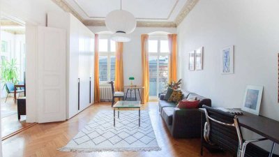 Stilvoller Altbauklassiker mit Aufzug – großzügige 4 Zimmer und feinste Details
