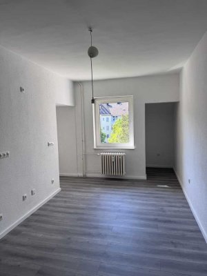 ruhige, gemütliche frisch sanierte 2 Zimmer Wohnung im Südostviertel