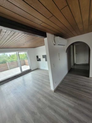 3ZKB mit Klimaanlage und große Terrasse 12m2