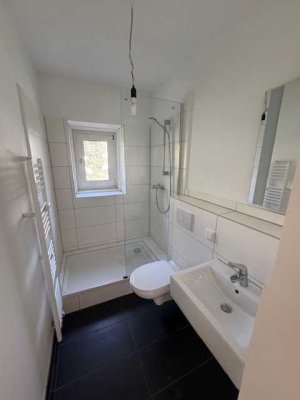 Frisch saniert - Einziehen und Wohnflühlen in Göppingen,2 Zi. im EG links ( Ulmerstr.24 ), WM: 800€
