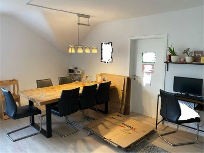 Erstbezug nach Sanierung: 3-Zi.-Wohnung im 2. OG in Siegen