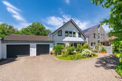 Solitär: Zauberhaftes 9-Zi-Anwesen mit Privat-See! 2 Garagen! Einlieger-Option! Nähe Apfelparadies!