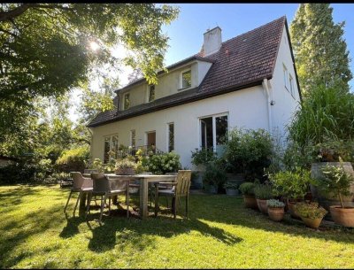 Einfamilienhaus mit sonnigen Garten in toller Lage!