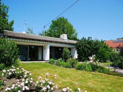 Bungalow mit 1.322 m² parkähnlichem Traumgrundstück in KISSING