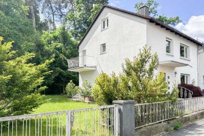 Sofort einziehen!! Attraktive Doppelhaushälfte mit großem Garten in Nürnberg, Reichelsdorf