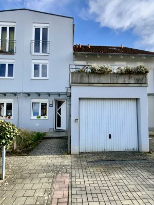 **Familientraum in Haunwöhr: Modernes Reihenmittelhaus mit Dachterrasse und  kleinem Garten