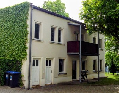 SEHR SELTENES OBJEKT! Wunderschöne und ruhige 2-Raum Hinterhauswohnung mit Balkon, eigenem Parkplatz  & einer grüner Garten-/Hof Oase zur Mitbenutzung im beliebten Stadtteil Gohlis