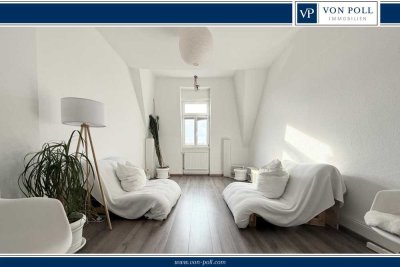 Hochwertig möblierte Altbau-Dachgeschosswohnung in unmittelbarer Mainlage