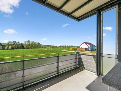 Stolpen: Edle 3-R-W bietet 71m2 Wohnfläche, Balkon mit weitem Feldblick & Stellplatz vorm Haus!