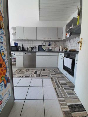 Geschmackvolle 2,5-Zimmer-DG-Wohnung mit Balkon in Ingolstadt