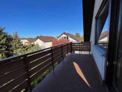 +OF-Bieber+ Helle, sanierte 1-Zi-DGW (4-FH) mit Balkon und EBK in ruhiger Wohngegend