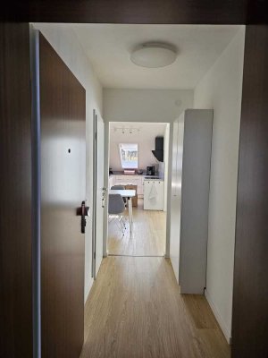 Freundliche, moderne 2-Raum-Wohnung mit EBK und großer Loggia