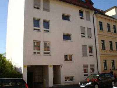 Sanierte 2-Raumwohnung mit  Balkon und Laminat auf ca. 50 m²