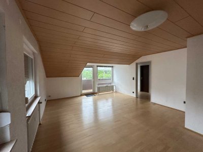 Freundliche 2-Zimmer-Wohnung mit Balkon und EBK in Bornheim