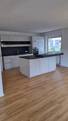Großzügige, sehr helle, moderne 3 Zimmer-Wohnung in Bonn Kessenich