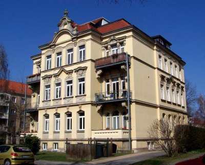 ++Provisionsfreie Etagenwohnung in denkmalgeschütztem Altbau in Uninähe+++