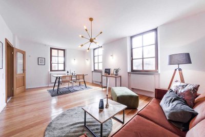 Viel Platz im ehemaligen Weingut - 1-2 Familienhaus mit Innenhof, Garage und viel Lagerfläche