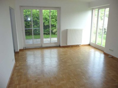 Norderstedt-Friedrichsgabe, schöne ruhige 3-Zi-Whg. mit Terrasse,  Ebk, V'bad, Parkett und Garage !