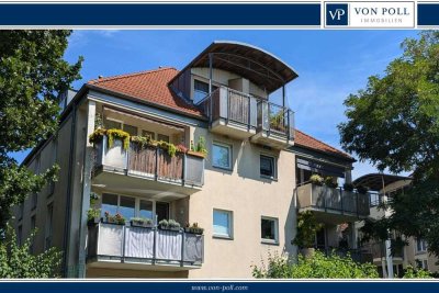 ! Schöne 2-Zimmer Dachgeschosswohnung mit Südbalkon und Tiefgaragenstellplatz !