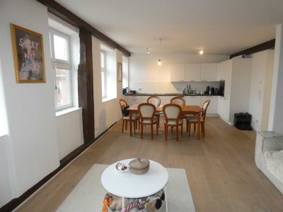 Moderne 3-Zimmer-Wohnung mit EBK in kernsaniertem Altbau ab 01.05.2026