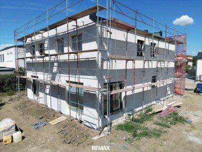 Schlüsselfertige Neubau-Doppelhaushälfte mit Vollunterkellerung